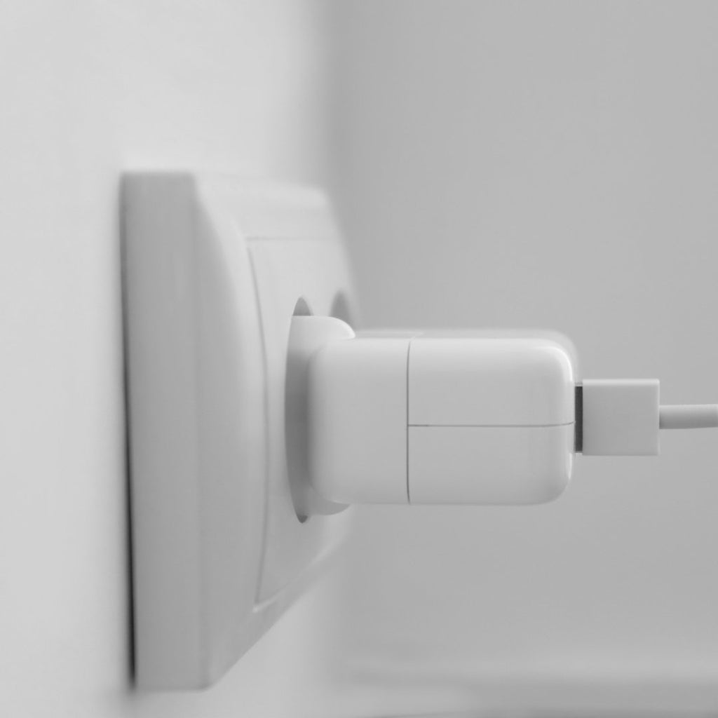 Smart sockets and plugs